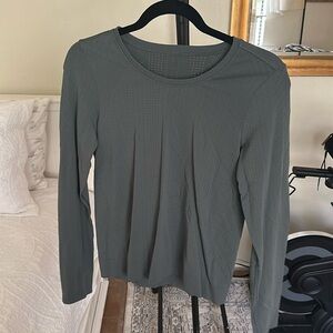 Athleta Long Sleeve Top